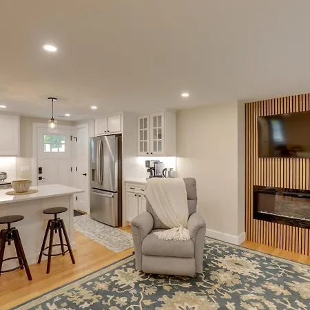 Beautiful 3 Bedroom Home With Workspace 20 Min To Boston